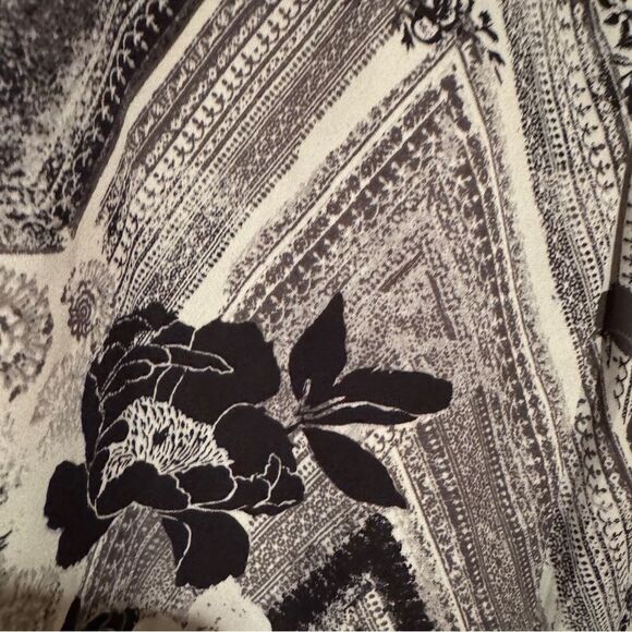 Valerie Stevens Black & White Top Size Large - Picture 2 of 6